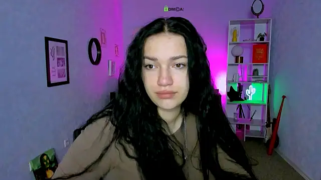 miss ella  online show from 25, 9, 2025