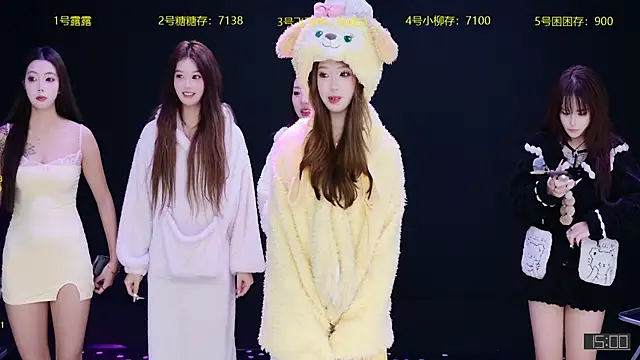 Snapshot of CrazyGirl-888 chatting on 21, 10, 2025 CrazyGirl-888 online show from 21, 10, 2025