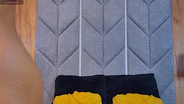Kimberlymav online show from 4, 10, 2025