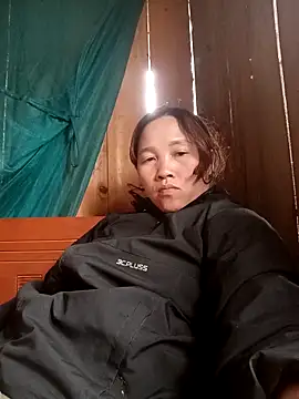 miumiu 00 online show from 4, 11, 2025