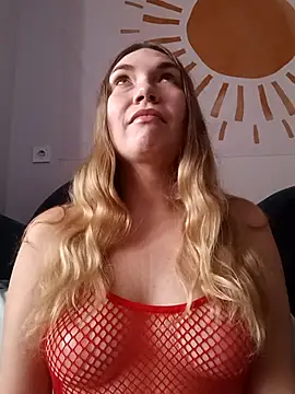 Snapshot of KisaVixen chatting on 16, 11, 2025 KisaVixen online show from 16, 11, 2025