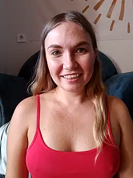 Snapshot of KisaVixen chatting on 19, 9, 2025 KisaVixen online show from 19, 9, 2025