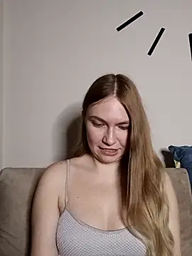 Snapshot of KisaVixen chatting on 28, 4, 2026 KisaVixen online show from 28, 4, 2026