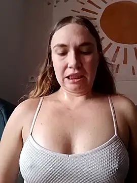 Snapshot of KisaVixen chatting on 27, 10, 2025 KisaVixen online show from 27, 10, 2025