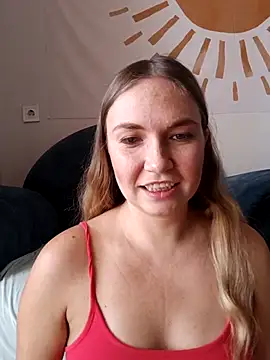 Snapshot of KisaVixen chatting on 21, 9, 2025 KisaVixen online show from 21, 9, 2025