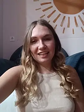 Snapshot of KisaVixen chatting on 10, 9, 2025 KisaVixen online show from 10, 9, 2025