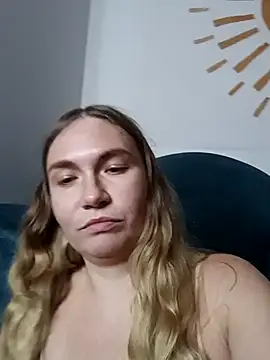 Snapshot of KisaVixen chatting on 3, 10, 2025 KisaVixen online show from 3, 10, 2025