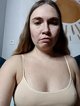 Snapshot of KisaVixen chatting on 8, 11, 2025 KisaVixen online show from 8, 11, 2025