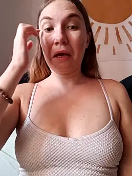 Snapshot of KisaVixen chatting on 30, 10, 2025 KisaVixen online show from 30, 10, 2025