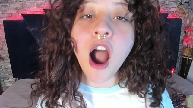 Suxan White  online show from 12, 4, 2026