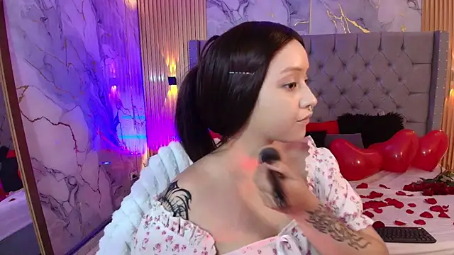 Suxan White  online show from 14, 2, 2026