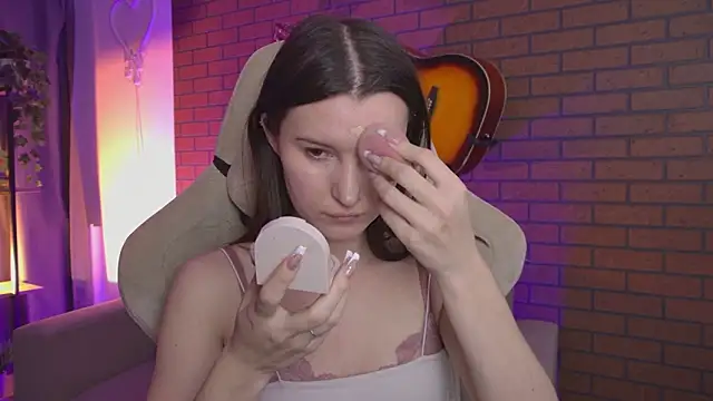 AgataWillis online show from 7, 2, 2026