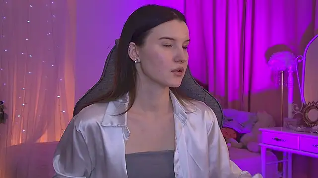 AgataWillis online show from 6, 2, 2026