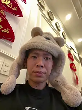 linh21107 online show from 13, 4, 2026