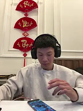 linh21107 online show from 11, 4, 2026