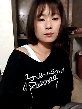 Snapshot of linda_bae00 chatting on 5, 12, 2025 linda bae00 online show from 5, 12, 2025