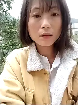 Snapshot of linda_bae00 chatting on 14, 12, 2025 linda bae00 online show from 14, 12, 2025