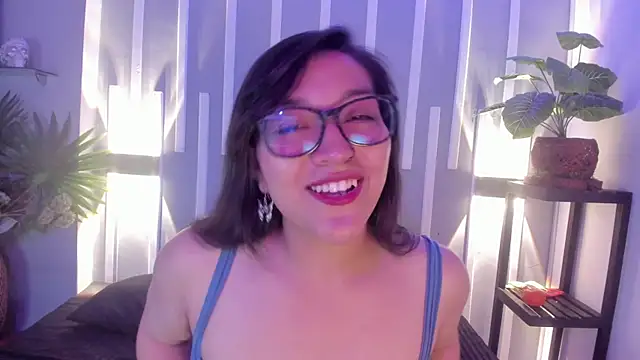 Skye bluee  online show from 10, 9, 2025