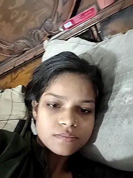 Komal0099 online show from 4, 11, 2025