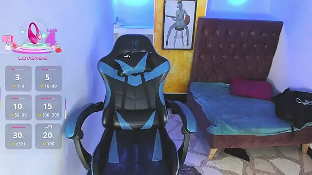 Snapshot of alison_moon7 chatting on 24, 11, 2025 alison moon7 online show from 24, 11, 2025