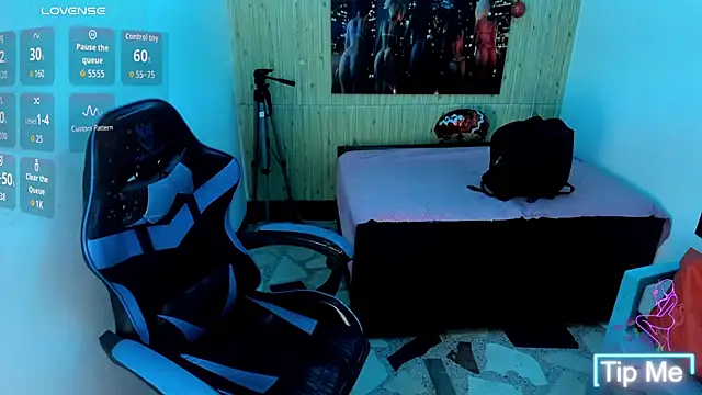 Snapshot of alison_moon7 chatting on 27, 11, 2025 alison moon7 online show from 27, 11, 2025