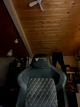 Snapshot of JohnDrippingCum chatting on 23, 10, 2025 JohnDrippingCum online show from 23, 10, 2025