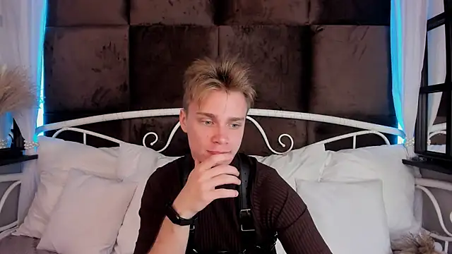 LawrenceMiles online show from 11, 10, 2025