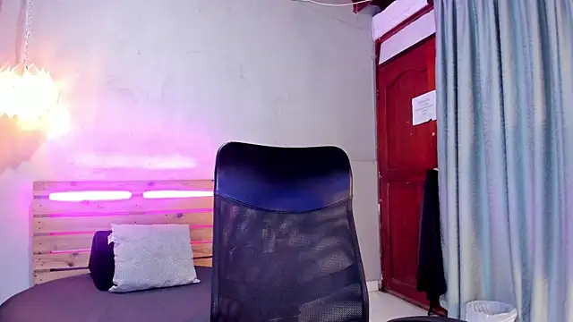 Daiisy kiss online show from 7, 1, 2026