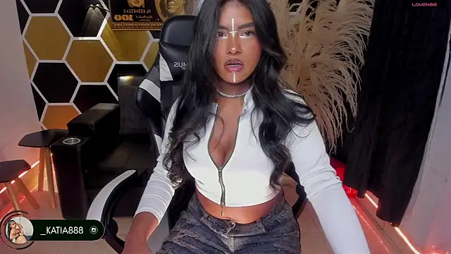 Snapshot of Katia_fire chatting on 13, 7, 2026 Katia fire online show from 13, 7, 2026