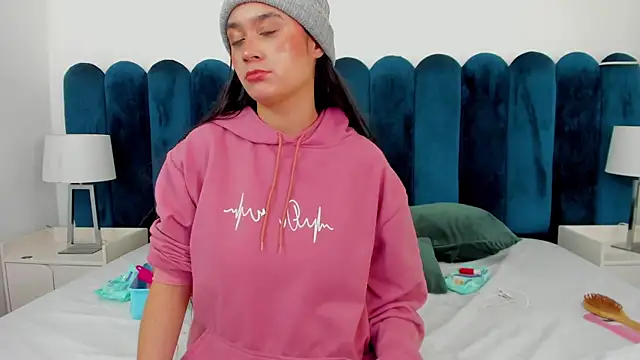 EmilyHanks  online show from 14, 11, 2025