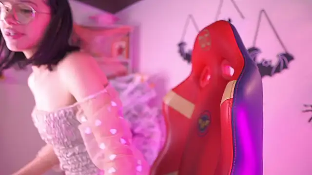 Lana Dreams  online show from 9, 10, 2025