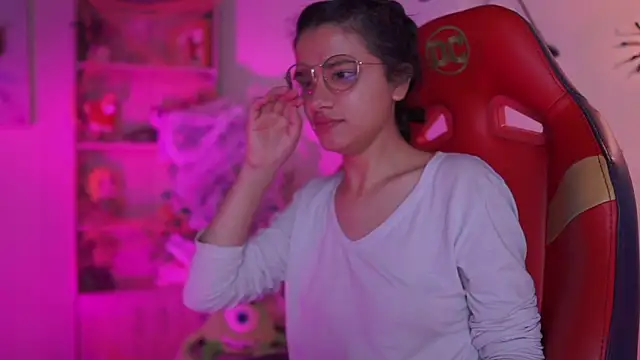 Lana Dreams  online show from 8, 10, 2025