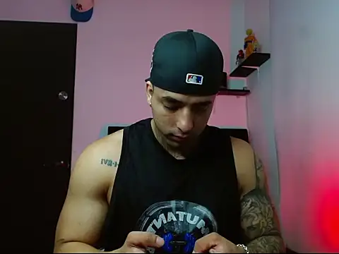 Snapshot of ragnar_phoenix chatting on 25, 11, 2025 ragnar phoenix online show from 25, 11, 2025