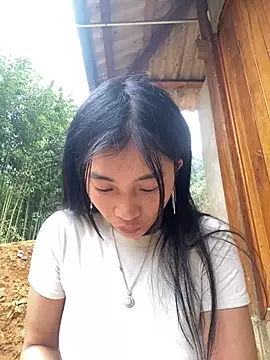 EmLy02 online show from 7, 11, 2025