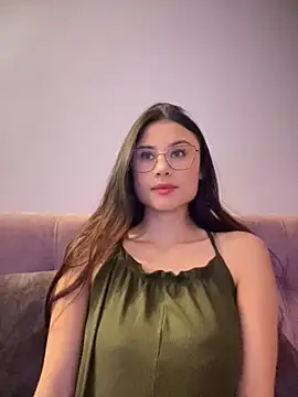 Snapshot of VioletaLorette chatting on 8, 11, 2025 VioletaLorette online show from 8, 11, 2025