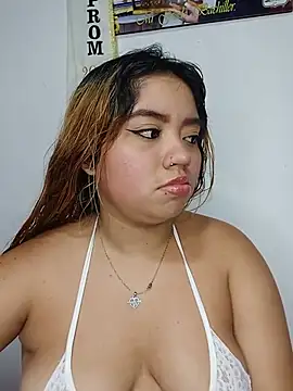 Snapshot of Emily__Hott chatting on 22, 5, 2026 Emily Hott online show from 22, 5, 2026