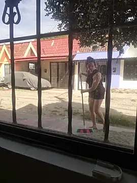 Nina vallon online show from 4, 11, 2025