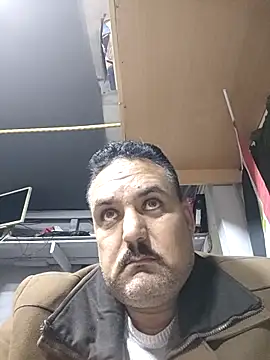 Snapshot of mM0140 chatting on 15, 12, 2025 mM0140 online show from 15, 12, 2025
