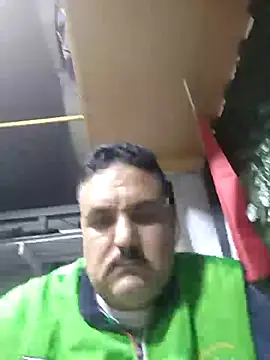 Snapshot of mM0140 chatting on 13, 12, 2025 mM0140 online show from 13, 12, 2025