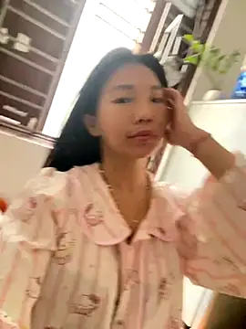 Miumieu online show from 8, 11, 2025