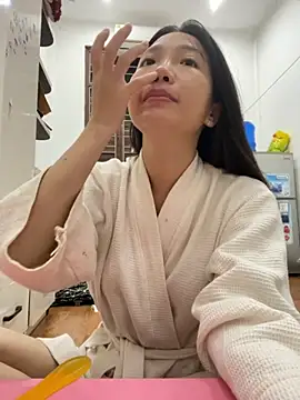 Miumieu online show from 12, 11, 2025