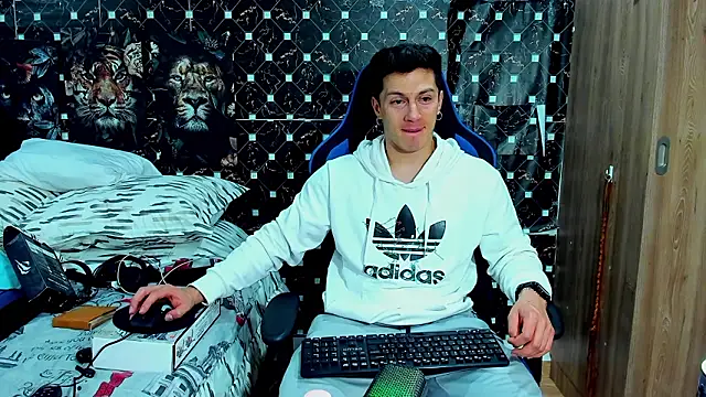 javiersexymann online show from 25, 2, 2026