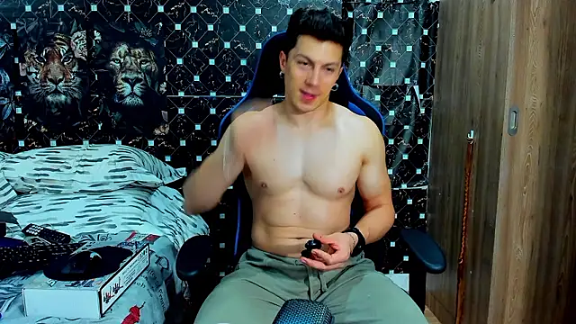 javiersexymann online show from 2, 3, 2026