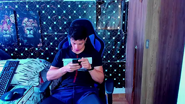 javiersexymann online show from 8, 1, 2026