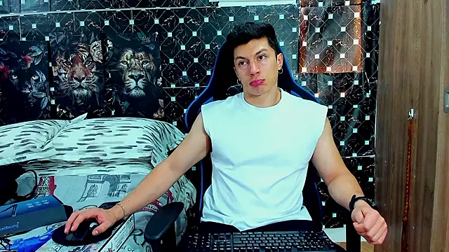 javiersexymann online show from 3, 3, 2026