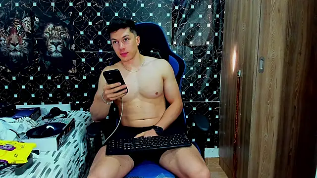 javiersexymann online show from 7, 4, 2026