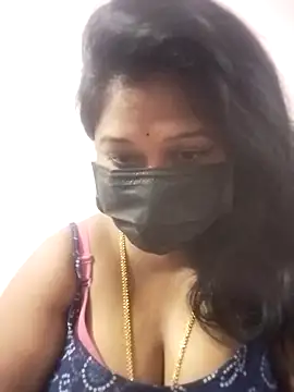 Snapshot of chaitara-reddy chatting on 5, 10, 2025 chaitara-reddy online show from 5, 10, 2025