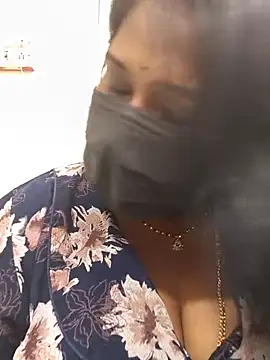 Snapshot of chaitara-reddy chatting on 23, 4, 2026 chaitara-reddy online show from 23, 4, 2026