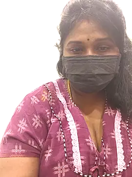 Snapshot of chaitara-reddy chatting on 11, 5, 2026 chaitara-reddy online show from 11, 5, 2026