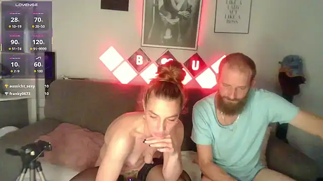 XBellaXundXUweX online show from 5, 11, 2025